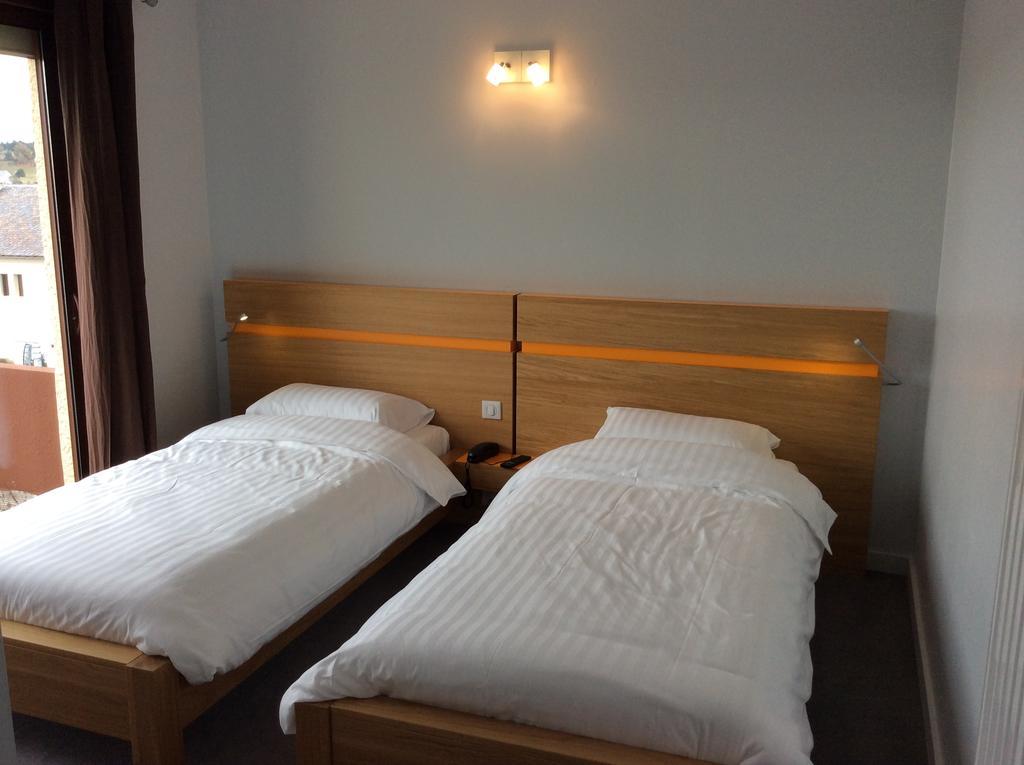 Hotel Bel Horizon Saint-Chély-dʼApcher 部屋 写真
